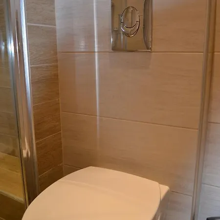 アパート Kalamaria Brand New 2 Bedroom テッサロニキ