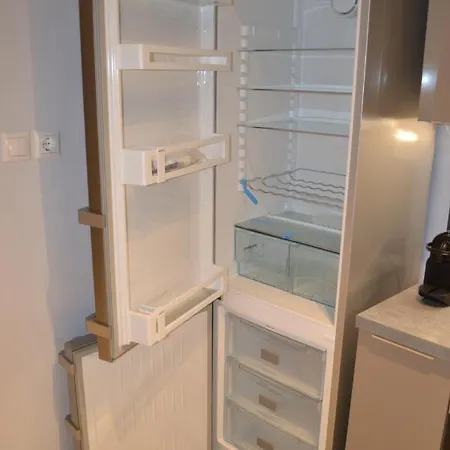 Kalamaria Brand New 2 Bedroom アパート *