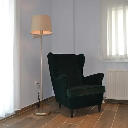 アパート Kalamaria Brand New 2 Bedroom テッサロニキ