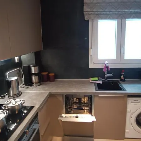 Kalamaria Brand New 2 Bedroom アパート