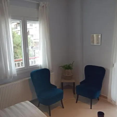 アパート Kalamaria Brand New 2 Bedroom テッサロニキ