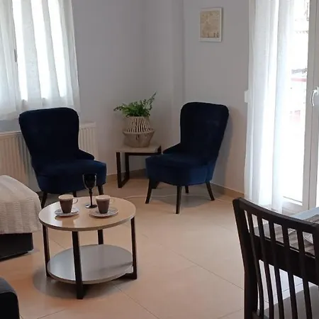 アパート Kalamaria Brand New 2 Bedroom テッサロニキ