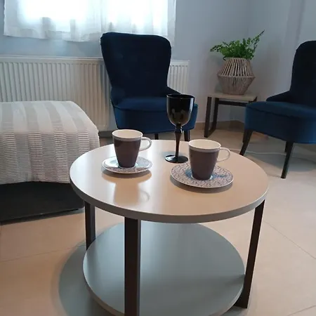 Kalamaria Brand New 2 Bedroom アパート テッサロニキ